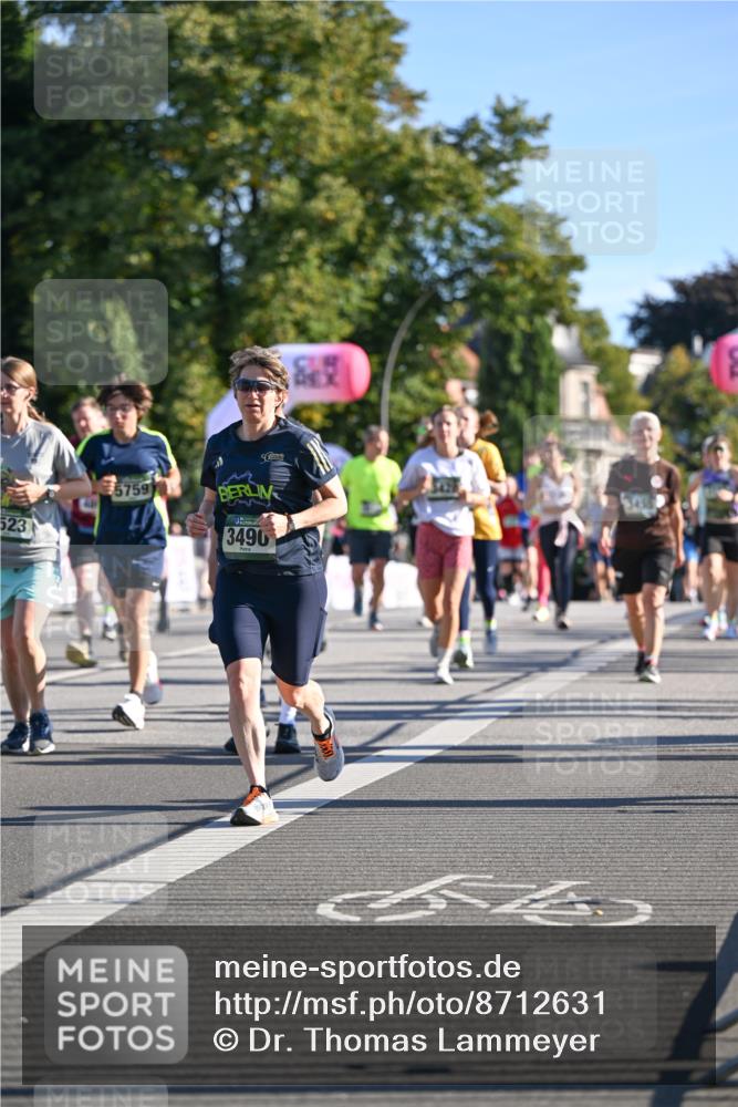 07.09.2025 - BARMER Alsterlauf Dr. Thomas Lammeyer http://msf.ph/oto/8712631 07.09.2025 09:42:37 Laufen 523, 5759, 3490 meine-sportfotos.de