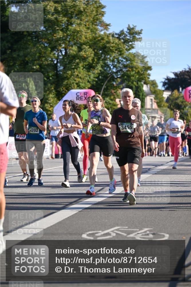 07.09.2025 - BARMER Alsterlauf Dr. Thomas Lammeyer http://msf.ph/oto/8712654 07.09.2025 09:42:41 Laufen 4110, 4202, 3455 meine-sportfotos.de