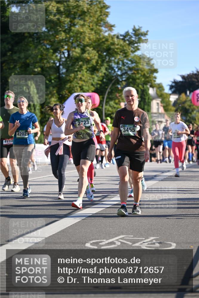 07.09.2025 - BARMER Alsterlauf Dr. Thomas Lammeyer http://msf.ph/oto/8712657 07.09.2025 09:42:42 Laufen 4110, 4202, 2723, 3455 meine-sportfotos.de
