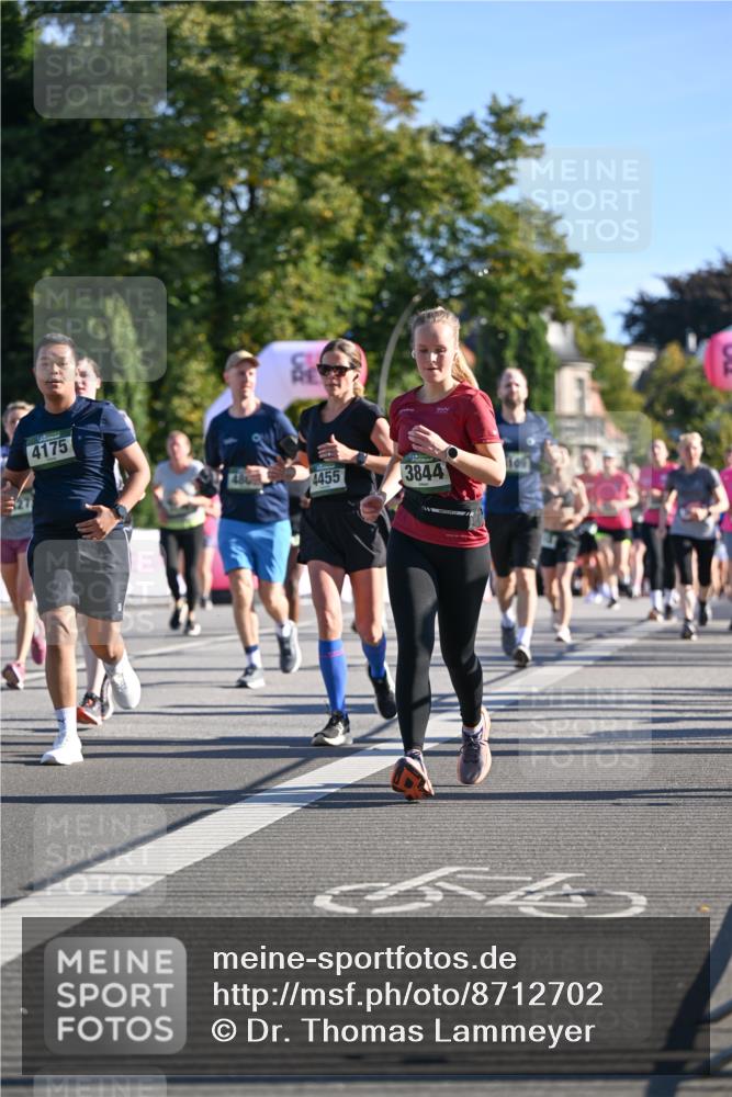 07.09.2025 - BARMER Alsterlauf Dr. Thomas Lammeyer http://msf.ph/oto/8712702 07.09.2025 09:42:50 Laufen 4175, 4455, 3844 meine-sportfotos.de