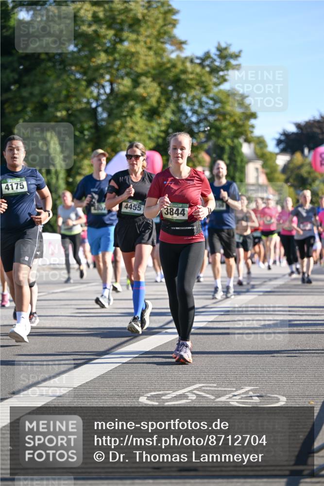 07.09.2025 - BARMER Alsterlauf Dr. Thomas Lammeyer http://msf.ph/oto/8712704 07.09.2025 09:42:50 Laufen 4175, 4455, 1, 3844 meine-sportfotos.de