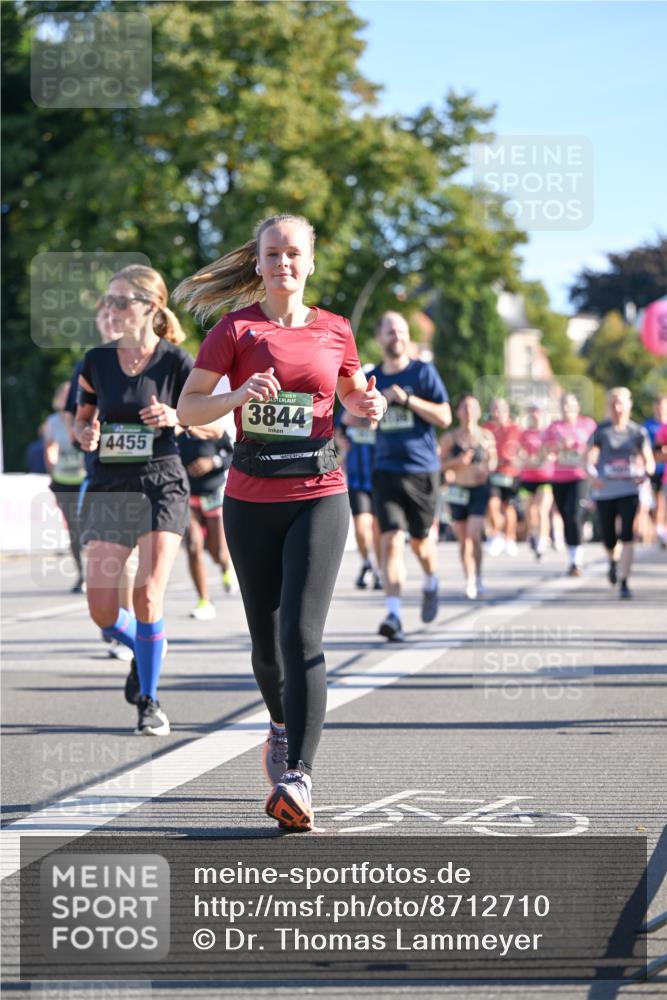 07.09.2025 - BARMER Alsterlauf Dr. Thomas Lammeyer http://msf.ph/oto/8712710 07.09.2025 09:42:51 Laufen 4455, 3844 meine-sportfotos.de