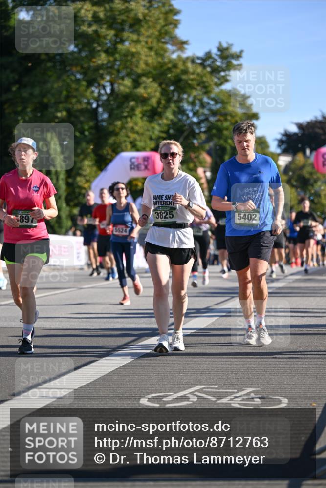 07.09.2025 - BARMER Alsterlauf Dr. Thomas Lammeyer http://msf.ph/oto/8712763 07.09.2025 09:43:00 Laufen 897, 5524, 3825, 5402 meine-sportfotos.de