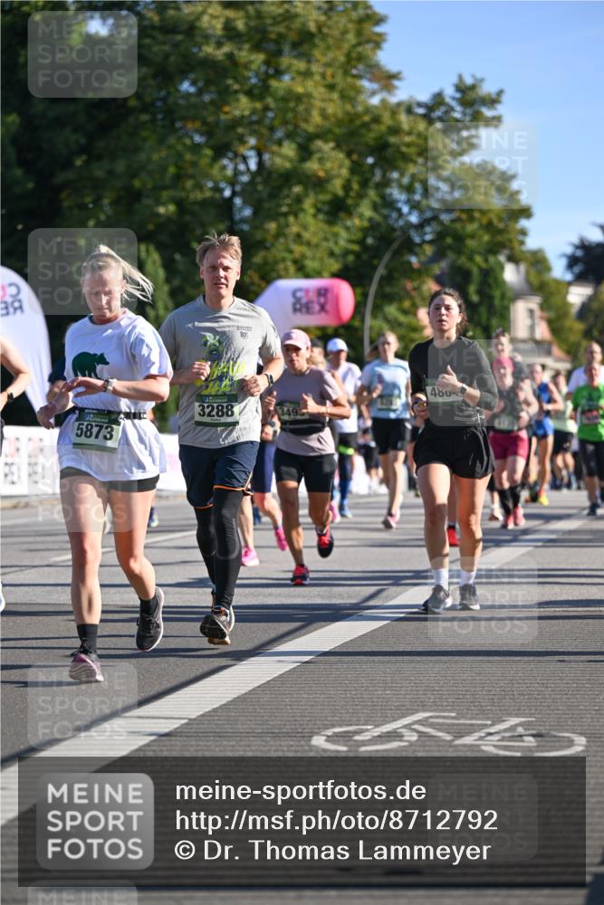 07.09.2025 - BARMER Alsterlauf Dr. Thomas Lammeyer http://msf.ph/oto/8712792 07.09.2025 09:43:06 Laufen 5873, 3288, 10, 3495, 480 meine-sportfotos.de