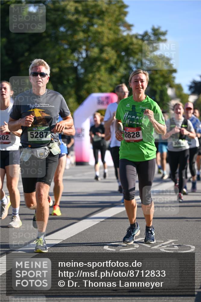 07.09.2025 - BARMER Alsterlauf Dr. Thomas Lammeyer http://msf.ph/oto/8712833 07.09.2025 09:43:13 Laufen 502, 36, 5287, 2828, 300 meine-sportfotos.de