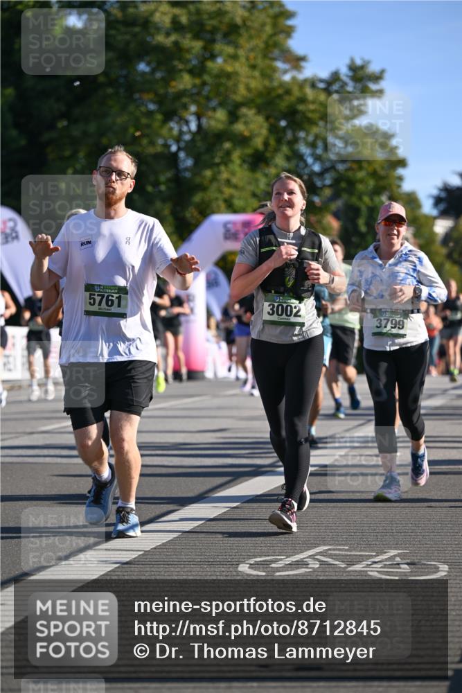 07.09.2025 - BARMER Alsterlauf Dr. Thomas Lammeyer http://msf.ph/oto/8712845 07.09.2025 09:43:15 Laufen 60, 5761, 3002, 3799 meine-sportfotos.de