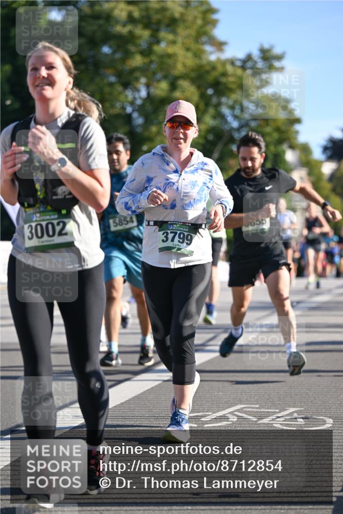 07.09.2025 - BARMER Alsterlauf Dr. Thomas Lammeyer http://msf.ph/oto/8712854 07.09.2025 09:43:17 Laufen 3002, 5854, 3799 meine-sportfotos.de