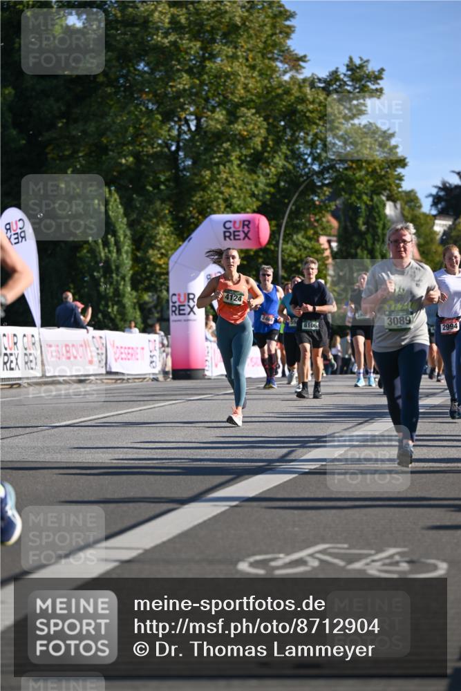 07.09.2025 - BARMER Alsterlauf Dr. Thomas Lammeyer http://msf.ph/oto/8712904 07.09.2025 09:43:25 Laufen 4124, 8106, 3089, 2994, 3 meine-sportfotos.de
