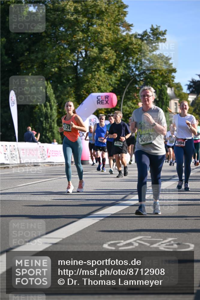 07.09.2025 - BARMER Alsterlauf Dr. Thomas Lammeyer http://msf.ph/oto/8712908 07.09.2025 09:43:26 Laufen 4124, 8106, 3089, 2994 meine-sportfotos.de
