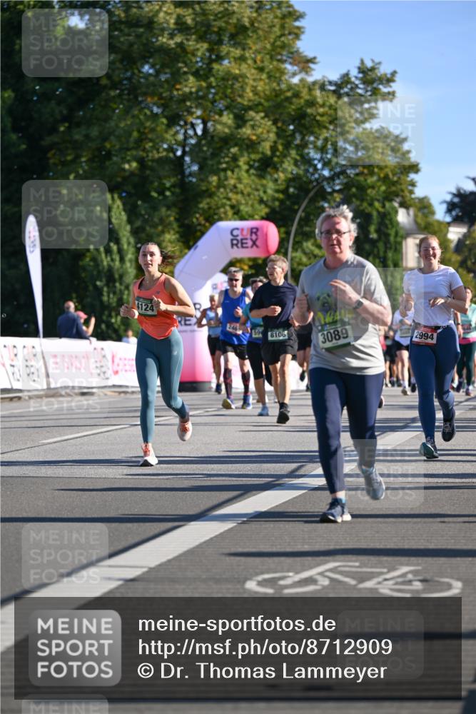 07.09.2025 - BARMER Alsterlauf Dr. Thomas Lammeyer http://msf.ph/oto/8712909 07.09.2025 09:43:26 Laufen 4124, 246, 59, 8106, 3089, 2994 meine-sportfotos.de