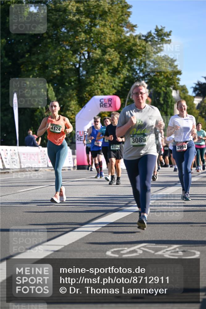 07.09.2025 - BARMER Alsterlauf Dr. Thomas Lammeyer http://msf.ph/oto/8712911 07.09.2025 09:43:27 Laufen 4124, 8106, 3089, 2994 meine-sportfotos.de