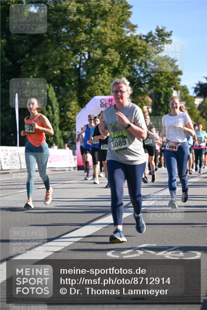 07.09.2025 - BARMER Alsterlauf Dr. Thomas Lammeyer http://msf.ph/oto/8712914 07.09.2025 09:43:27 Laufen 124, 590, 810, 3089, 1417, 2994 meine-sportfotos.de