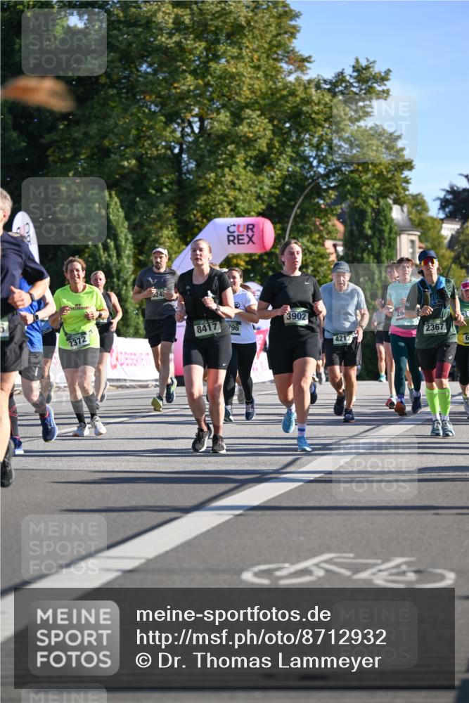 07.09.2025 - BARMER Alsterlauf Dr. Thomas Lammeyer http://msf.ph/oto/8712932 07.09.2025 09:43:30 Laufen 2372, 324, 3902, 8417, 796, 4217, 26, 2367, 6 meine-sportfotos.de