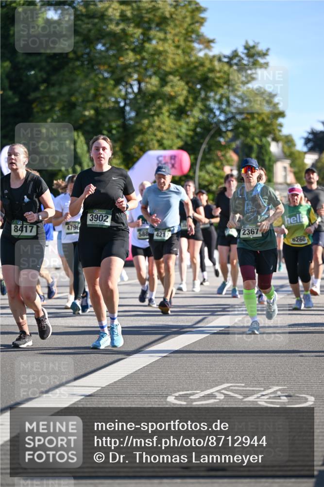07.09.2025 - BARMER Alsterlauf Dr. Thomas Lammeyer http://msf.ph/oto/8712944 07.09.2025 09:43:32 Laufen 3902, 8417, 4796, 588, 4217, 2367, 6260 meine-sportfotos.de