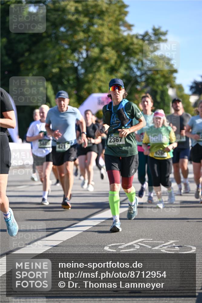 07.09.2025 - BARMER Alsterlauf Dr. Thomas Lammeyer http://msf.ph/oto/8712954 07.09.2025 09:43:33 Laufen 2367 meine-sportfotos.de