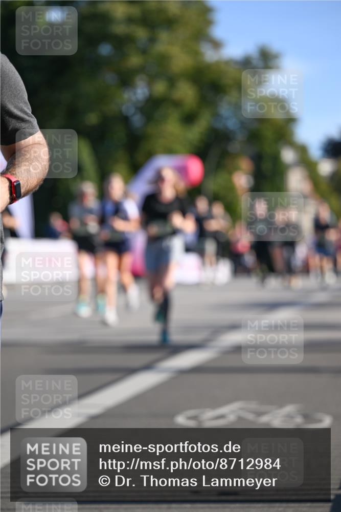 07.09.2025 - BARMER Alsterlauf Dr. Thomas Lammeyer http://msf.ph/oto/8712984 07.09.2025 09:43:38 Laufen  meine-sportfotos.de