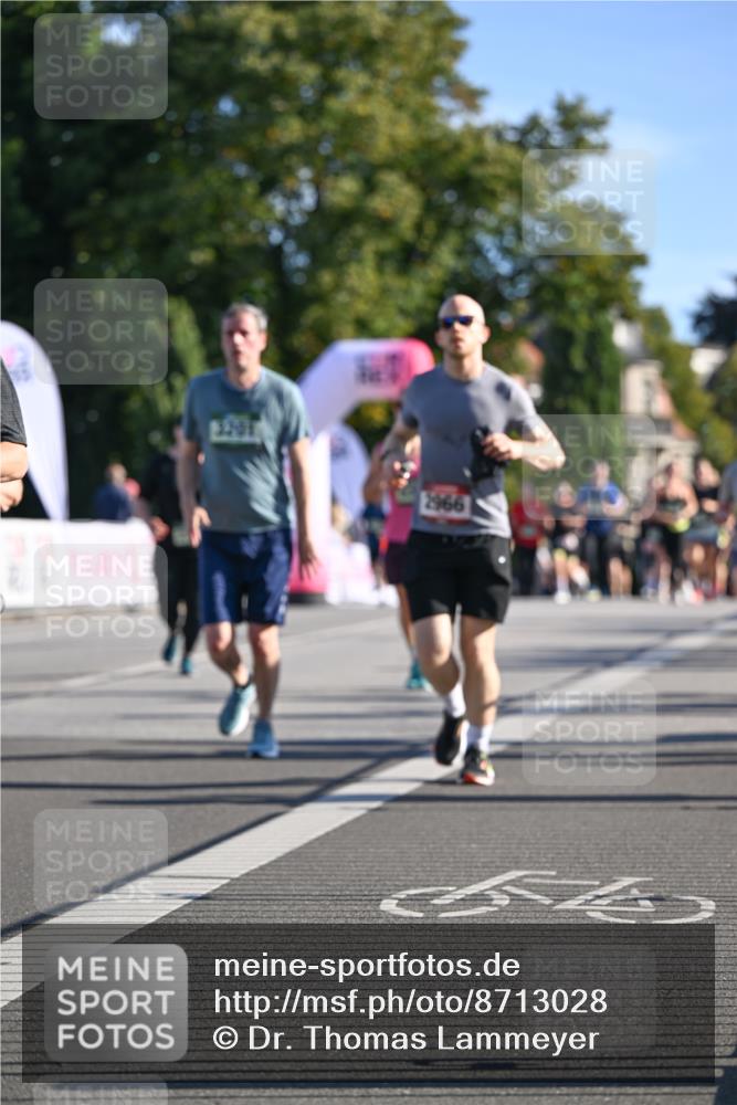 07.09.2025 - BARMER Alsterlauf Dr. Thomas Lammeyer http://msf.ph/oto/8713028 07.09.2025 09:43:47 Laufen 3201, 2966 meine-sportfotos.de