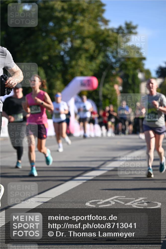 07.09.2025 - BARMER Alsterlauf Dr. Thomas Lammeyer http://msf.ph/oto/8713041 07.09.2025 09:43:49 Laufen 4256 meine-sportfotos.de