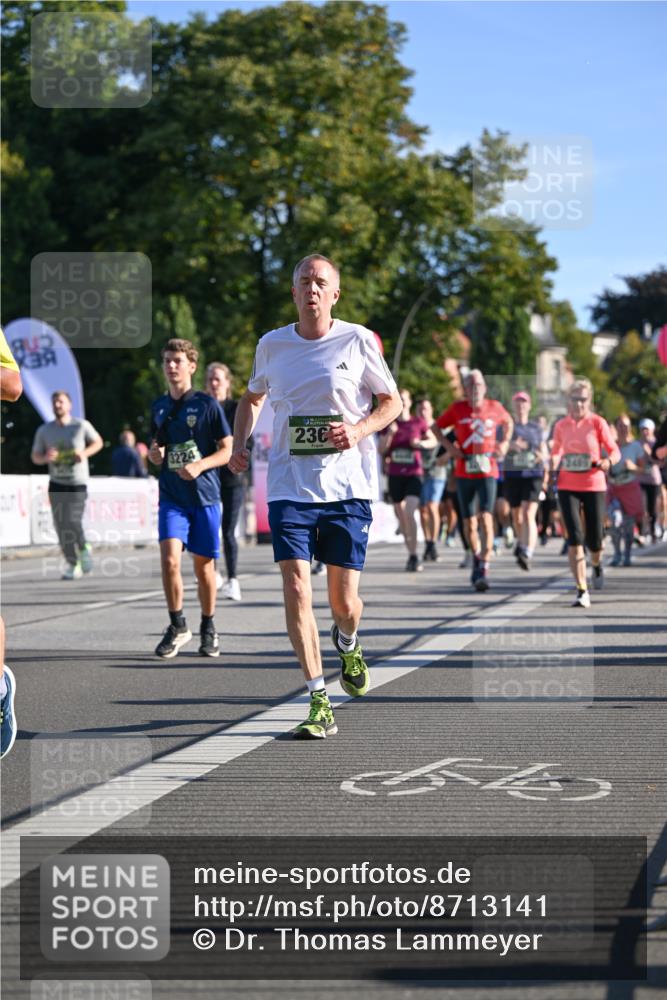 07.09.2025 - BARMER Alsterlauf Dr. Thomas Lammeyer http://msf.ph/oto/8713141 07.09.2025 09:44:09 Laufen 236 meine-sportfotos.de