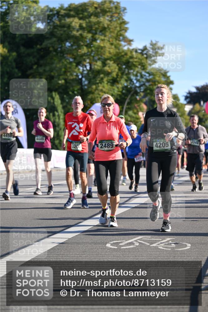07.09.2025 - BARMER Alsterlauf Dr. Thomas Lammeyer http://msf.ph/oto/8713159 07.09.2025 09:44:13 Laufen 4450, 4449, 3205, 2489, 2160, 4205 meine-sportfotos.de