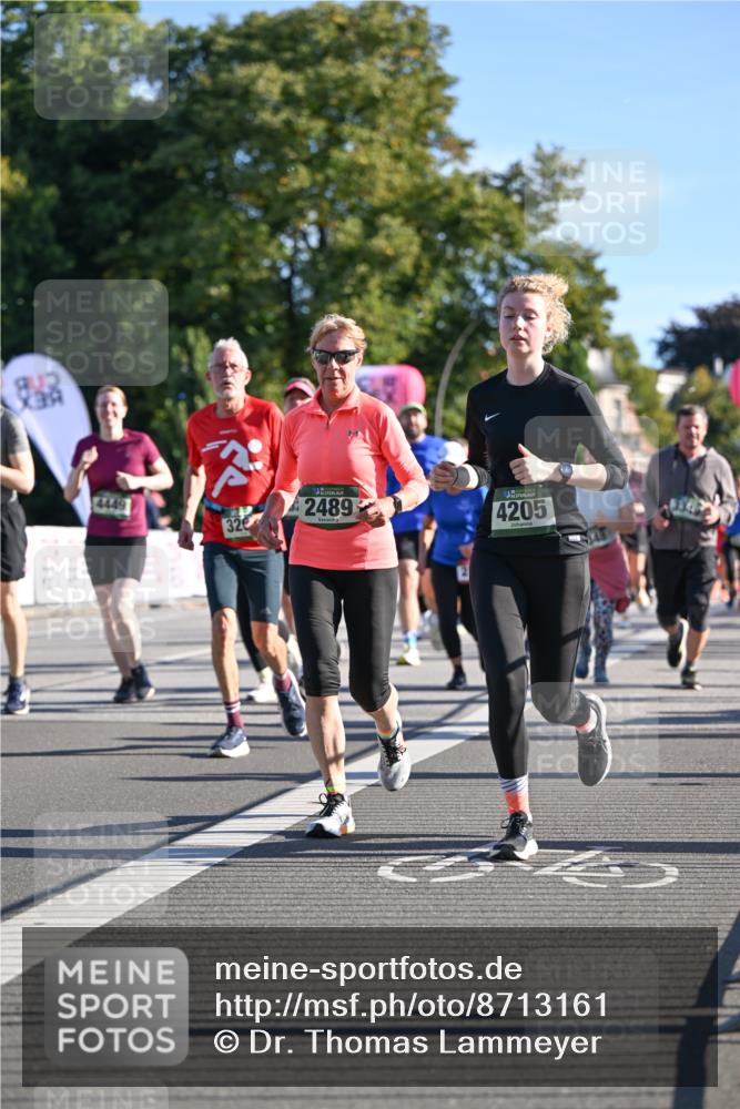 07.09.2025 - BARMER Alsterlauf Dr. Thomas Lammeyer http://msf.ph/oto/8713161 07.09.2025 09:44:13 Laufen 1941, 4449, 32, 2489, 4205 meine-sportfotos.de