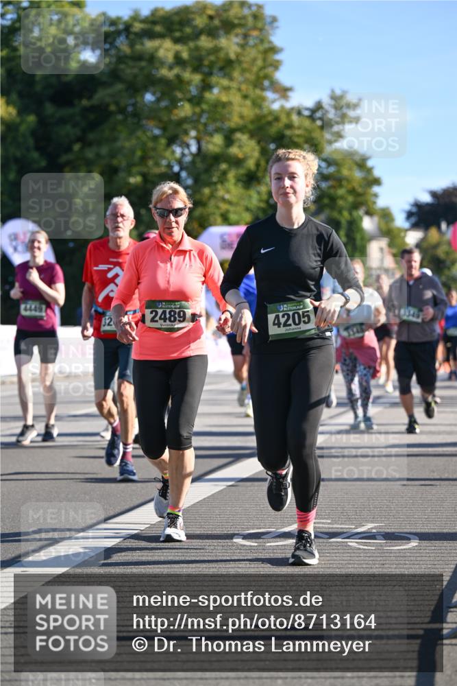 07.09.2025 - BARMER Alsterlauf Dr. Thomas Lammeyer http://msf.ph/oto/8713164 07.09.2025 09:44:13 Laufen 4449, 32, 2489, 35, 4205 meine-sportfotos.de