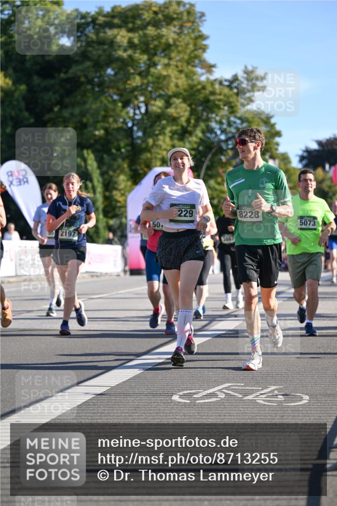 07.09.2025 - BARMER Alsterlauf Dr. Thomas Lammeyer http://msf.ph/oto/8713255 07.09.2025 09:44:27 Laufen 1941, 50, 2197, 229, 3867, 8, 8228, 5073 meine-sportfotos.de