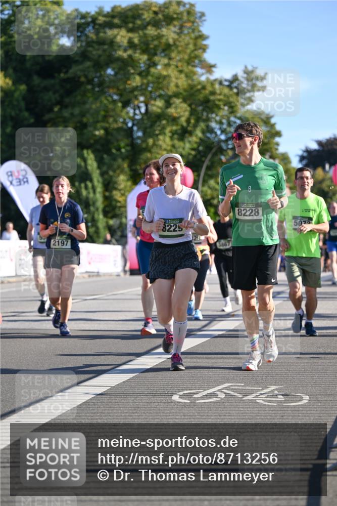 07.09.2025 - BARMER Alsterlauf Dr. Thomas Lammeyer http://msf.ph/oto/8713256 07.09.2025 09:44:28 Laufen 842, 741, 2197, 82294, 3867, 8, 8228, 5072 meine-sportfotos.de