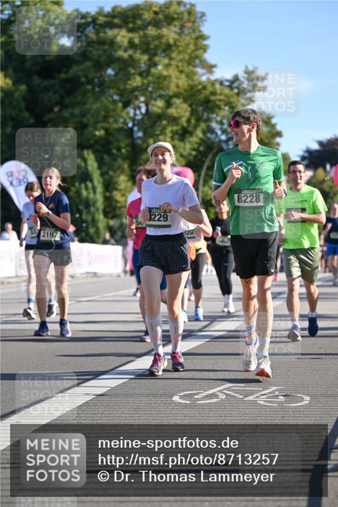 07.09.2025 - BARMER Alsterlauf Dr. Thomas Lammeyer http://msf.ph/oto/8713257 07.09.2025 09:44:28 Laufen 2197, 3229, 8228 meine-sportfotos.de