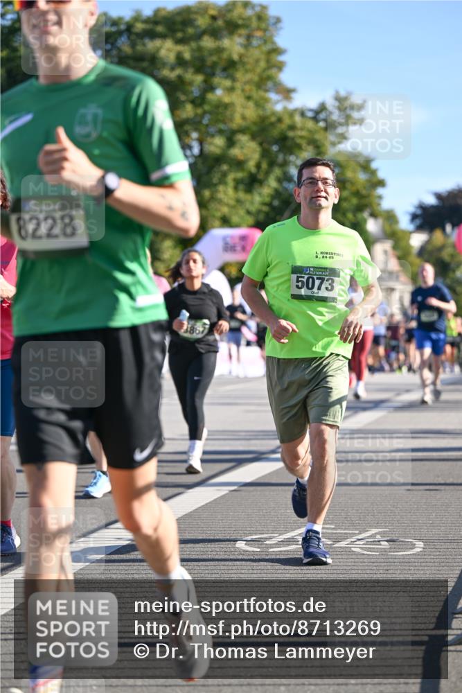07.09.2025 - BARMER Alsterlauf Dr. Thomas Lammeyer http://msf.ph/oto/8713269 07.09.2025 09:44:30 Laufen 8228, 9, 36, 5073 meine-sportfotos.de