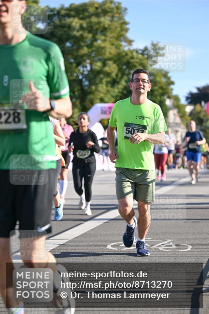 07.09.2025 - BARMER Alsterlauf Dr. Thomas Lammeyer http://msf.ph/oto/8713270 07.09.2025 09:44:30 Laufen 228, 3867, 1, 9, 24, 25, 6, 5072 meine-sportfotos.de