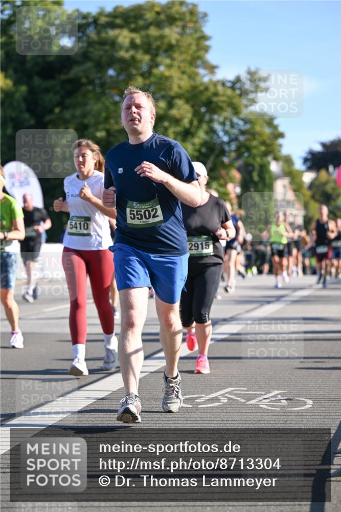 07.09.2025 - BARMER Alsterlauf Dr. Thomas Lammeyer http://msf.ph/oto/8713304 07.09.2025 09:44:36 Laufen 5410, 136, 5502, 2915 meine-sportfotos.de