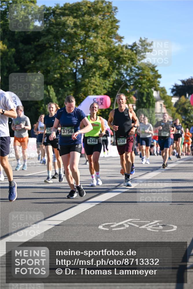 07.09.2025 - BARMER Alsterlauf Dr. Thomas Lammeyer http://msf.ph/oto/8713332 07.09.2025 09:44:40 Laufen 375, 3756, 4348, 8109 meine-sportfotos.de