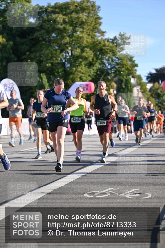07.09.2025 - BARMER Alsterlauf Dr. Thomas Lammeyer http://msf.ph/oto/8713333 07.09.2025 09:44:41 Laufen 375, 3756, 4348, 8109 meine-sportfotos.de