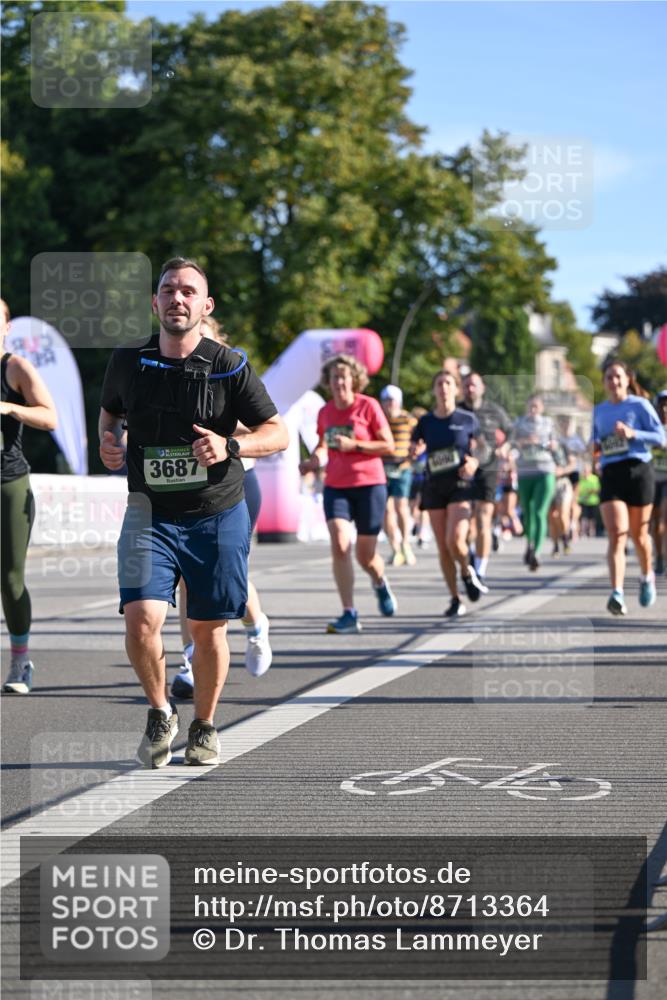 07.09.2025 - BARMER Alsterlauf Dr. Thomas Lammeyer http://msf.ph/oto/8713364 07.09.2025 09:44:46 Laufen 3687 meine-sportfotos.de