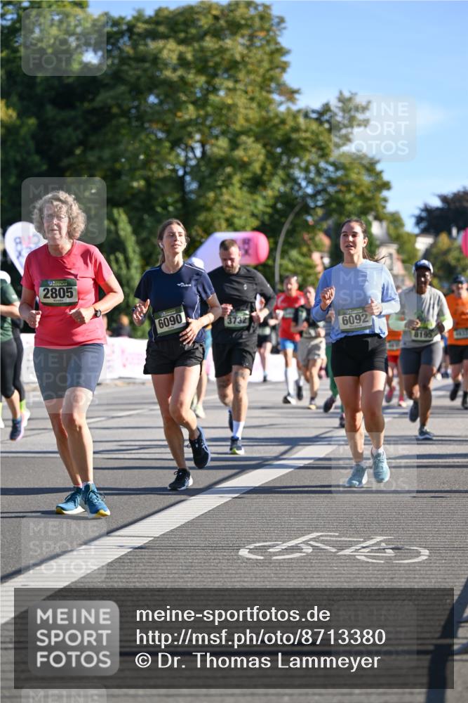 07.09.2025 - BARMER Alsterlauf Dr. Thomas Lammeyer http://msf.ph/oto/8713380 07.09.2025 09:44:48 Laufen 2805, 6090, 6092, 8195 meine-sportfotos.de
