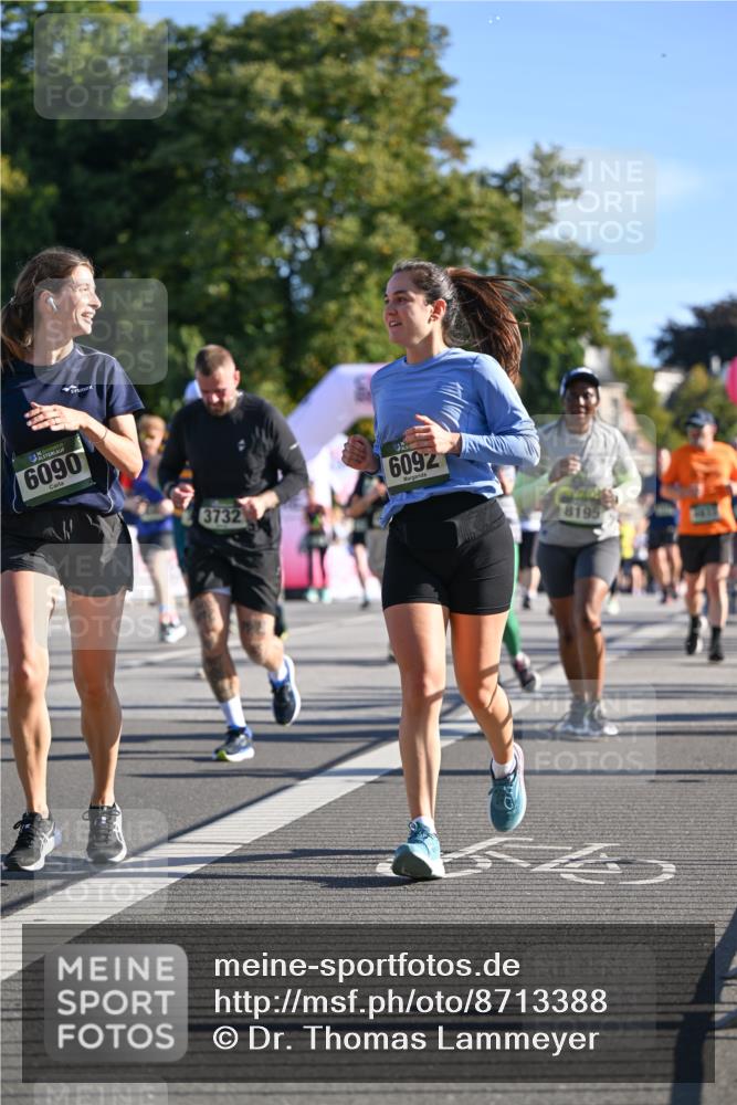 07.09.2025 - BARMER Alsterlauf Dr. Thomas Lammeyer http://msf.ph/oto/8713388 07.09.2025 09:44:49 Laufen 6090, 3732, 6092, 8195 meine-sportfotos.de