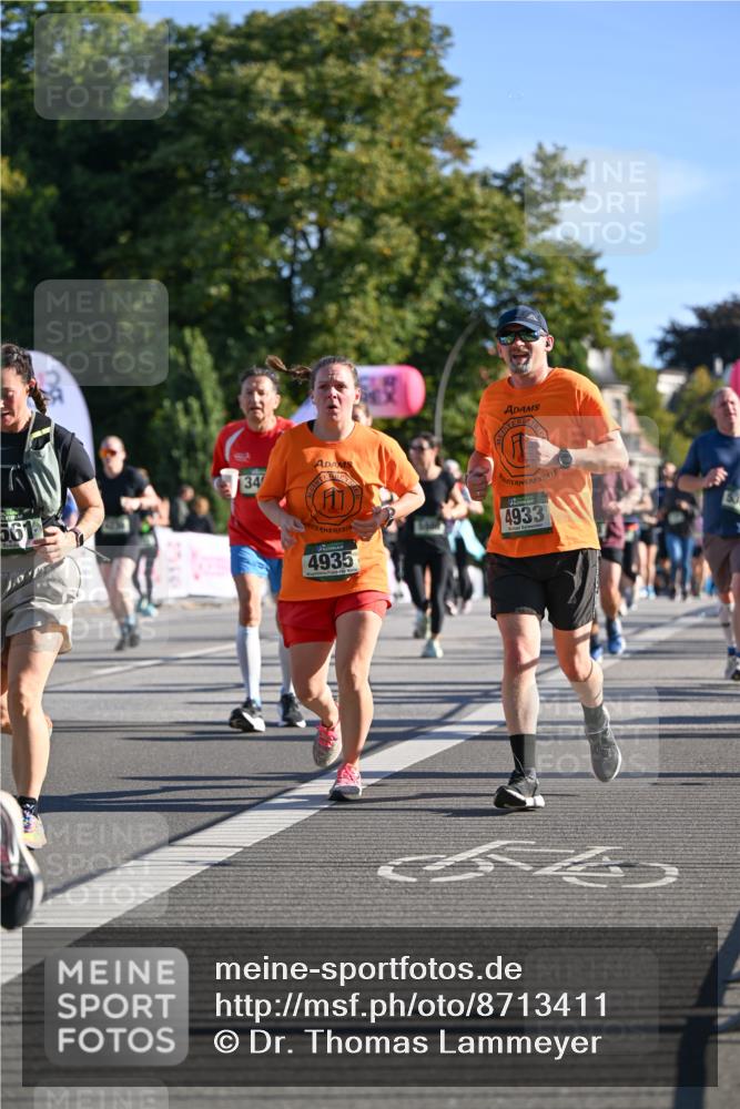 07.09.2025 - BARMER Alsterlauf Dr. Thomas Lammeyer http://msf.ph/oto/8713411 07.09.2025 09:44:53 Laufen 561, 34, 4935, 4933, 7519 meine-sportfotos.de