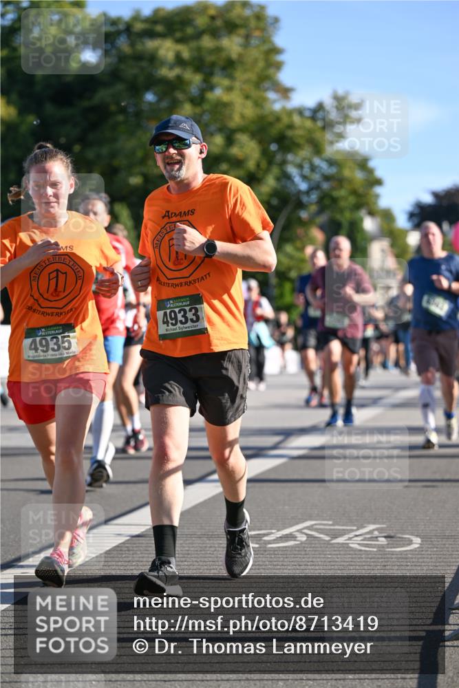 07.09.2025 - BARMER Alsterlauf Dr. Thomas Lammeyer http://msf.ph/oto/8713419 07.09.2025 09:44:54 Laufen 4935, 4933 meine-sportfotos.de