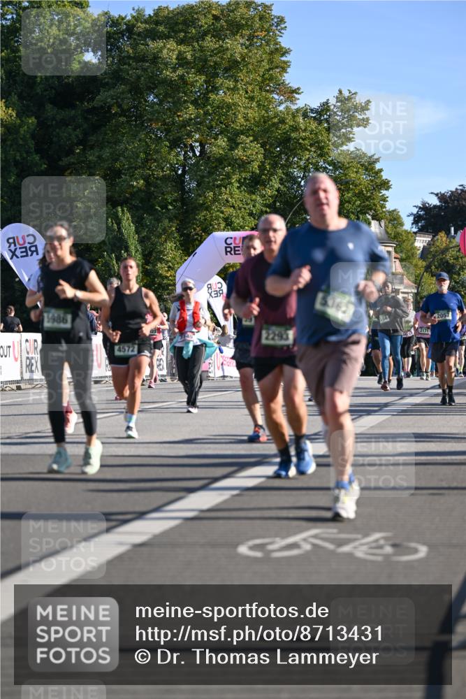 07.09.2025 - BARMER Alsterlauf Dr. Thomas Lammeyer http://msf.ph/oto/8713431 07.09.2025 09:44:56 Laufen 1986, 4572, 12, 2293, 5062, 2171, 2057 meine-sportfotos.de