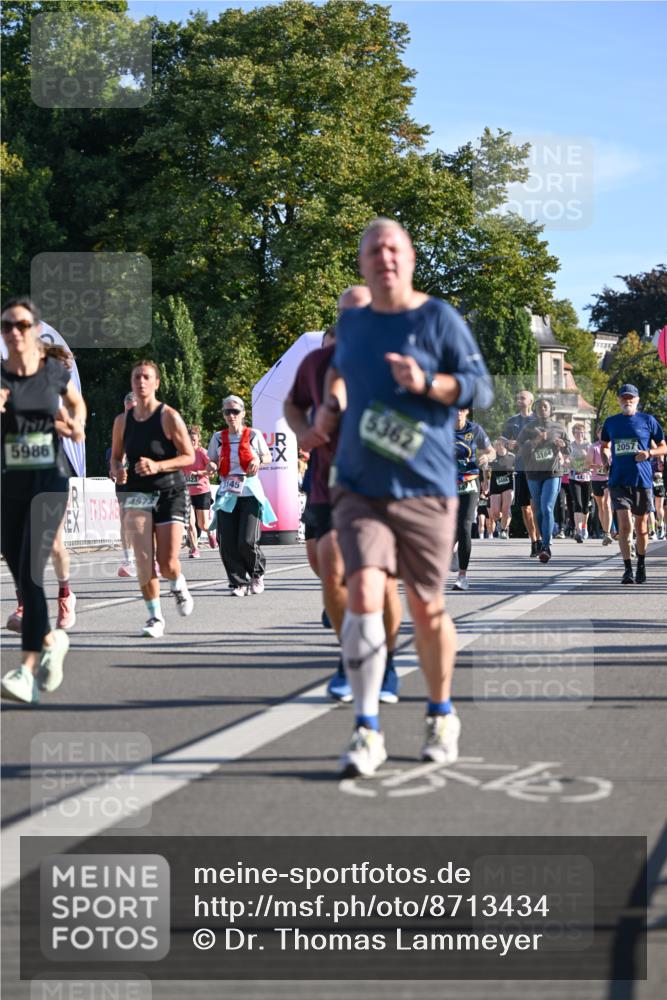 07.09.2025 - BARMER Alsterlauf Dr. Thomas Lammeyer http://msf.ph/oto/8713434 07.09.2025 09:44:57 Laufen 5986, 4572, 145, 5362, 3164, 2057 meine-sportfotos.de