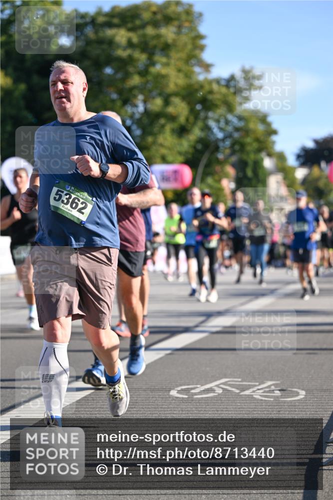 07.09.2025 - BARMER Alsterlauf Dr. Thomas Lammeyer http://msf.ph/oto/8713440 07.09.2025 09:44:58 Laufen 136, 5362 meine-sportfotos.de