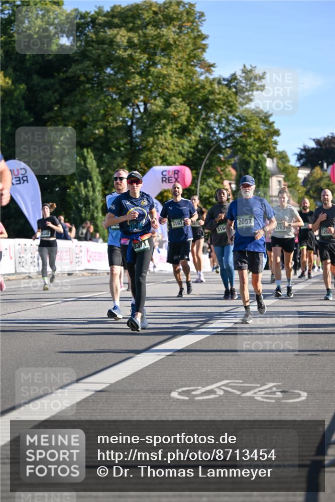 07.09.2025 - BARMER Alsterlauf Dr. Thomas Lammeyer http://msf.ph/oto/8713454 07.09.2025 09:45:00 Laufen 105, 8571, 3197, 2057, 316, 3203, 320 meine-sportfotos.de