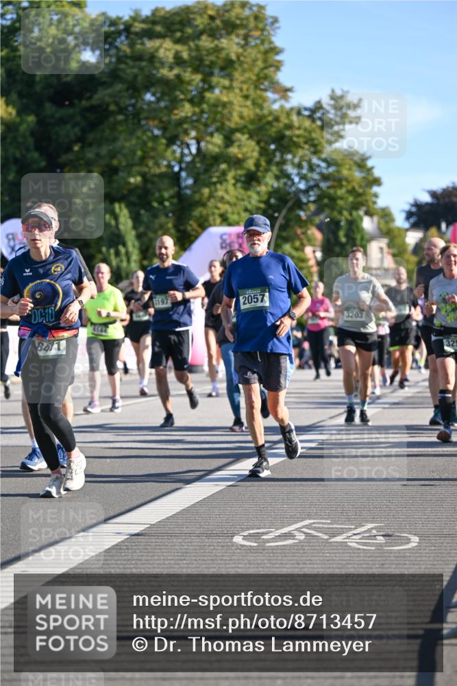 07.09.2025 - BARMER Alsterlauf Dr. Thomas Lammeyer http://msf.ph/oto/8713457 07.09.2025 09:45:01 Laufen 197, 2057, 10, 3203, 329 meine-sportfotos.de