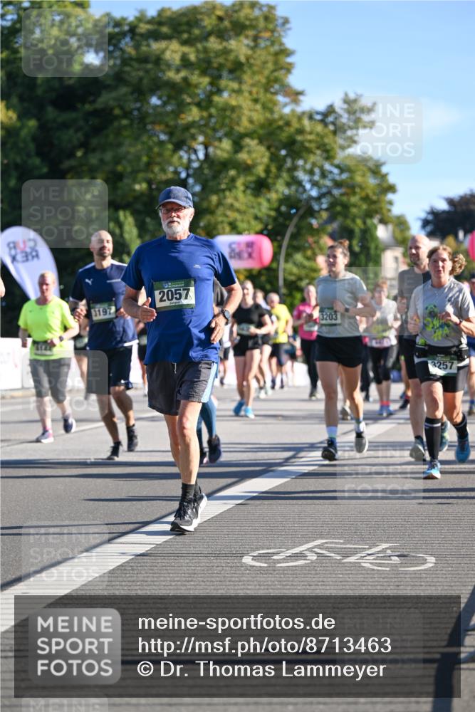 07.09.2025 - BARMER Alsterlauf Dr. Thomas Lammeyer http://msf.ph/oto/8713463 07.09.2025 09:45:02 Laufen 842, 3197, 2057, 3203, 3257 meine-sportfotos.de