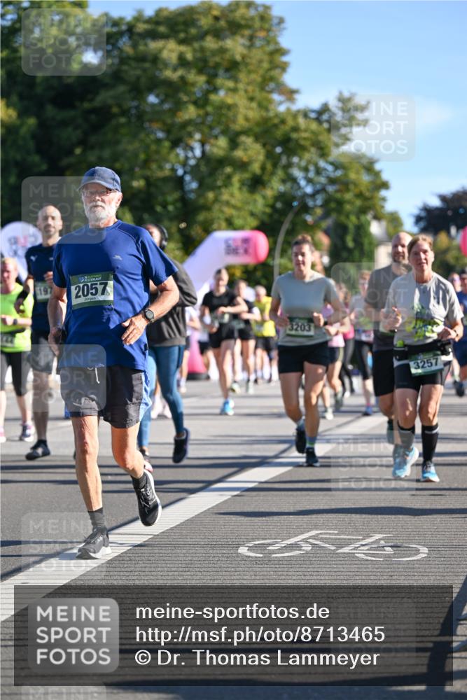 07.09.2025 - BARMER Alsterlauf Dr. Thomas Lammeyer http://msf.ph/oto/8713465 07.09.2025 09:45:02 Laufen 197, 2057, 3203, 3257 meine-sportfotos.de