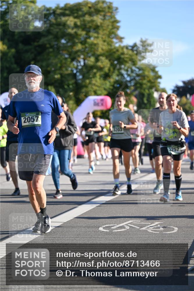07.09.2025 - BARMER Alsterlauf Dr. Thomas Lammeyer http://msf.ph/oto/8713466 07.09.2025 09:45:02 Laufen 2057, 3257 meine-sportfotos.de
