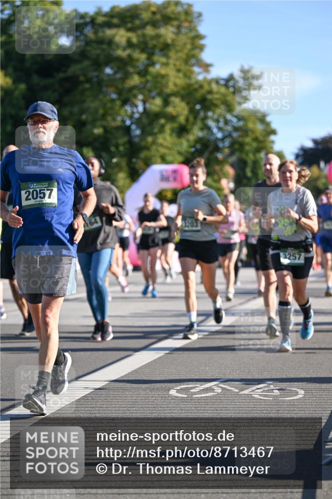 07.09.2025 - BARMER Alsterlauf Dr. Thomas Lammeyer http://msf.ph/oto/8713467 07.09.2025 09:45:03 Laufen 36, 2057, 3203, 3257 meine-sportfotos.de