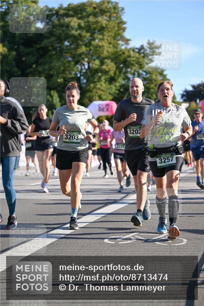 07.09.2025 - BARMER Alsterlauf Dr. Thomas Lammeyer http://msf.ph/oto/8713474 07.09.2025 09:45:04 Laufen 3203, 2171, 3207, 3257, 10 meine-sportfotos.de