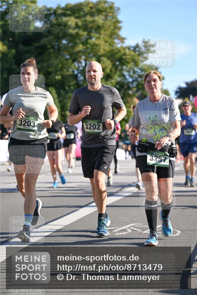 07.09.2025 - BARMER Alsterlauf Dr. Thomas Lammeyer http://msf.ph/oto/8713479 07.09.2025 09:45:04 Laufen 06, 3203, 3202, 36, 3257 meine-sportfotos.de
